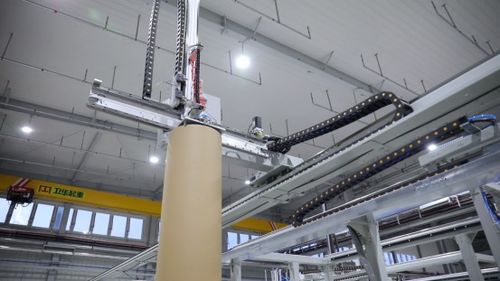 专精特新看中国 会学习 的机器人上岗智能工厂,让碳纤维箭杆误差控制在微米